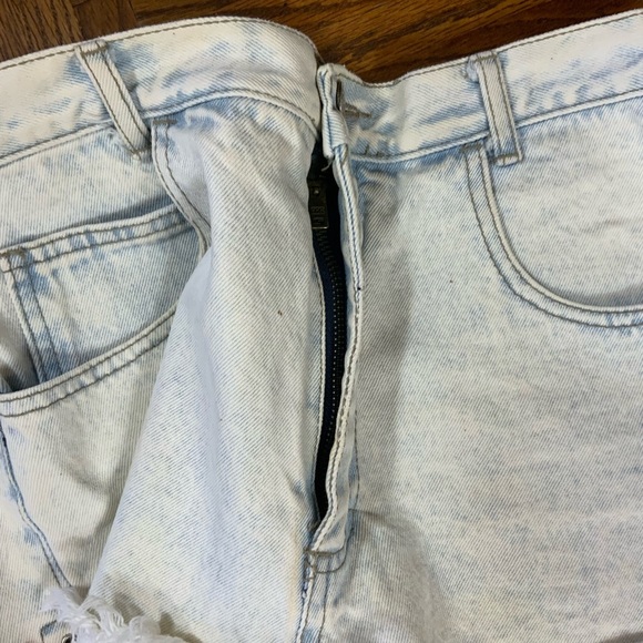 VINTAGE Filippo-Totti 80’s acid light wash high waist frayed raw hems  shorts - Picture 8 of 13